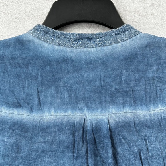 Chicos Blouse Womens 1 (MEDIUM) Chambray Lace Button Up Top Blue - Picture 9 of 14